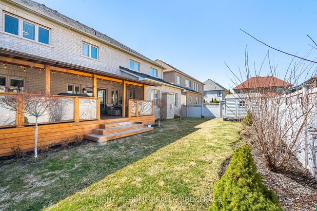 105 Royal Dr West, House other with 6 bedrooms, 5 bathrooms and 4 parking in Brampton ON | Image 46