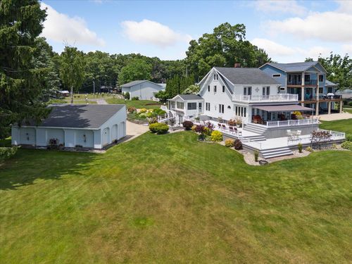 2694 Middle Lake Rd, Twin Lake, MI, 49457-9025 | Card Image