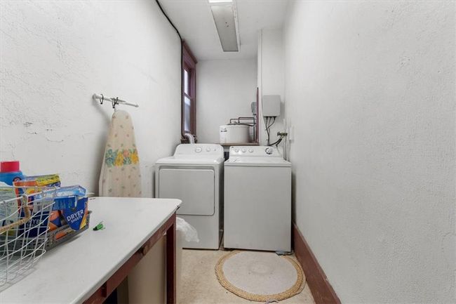 Shared laundry room in apartments. | Image 28