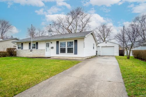 7530 Knightswood Dr, Fort Wayne, IN, 46819-1733 | Card Image