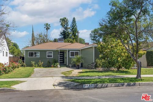7020 Oakdale Ave, Winnetka, CA, 91306-4300 | Card Image