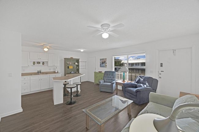 9 - 2929 Se Ocean Blvd, Condo with 2 bedrooms, 2 bathrooms and null parking in Stuart FL | Image 6