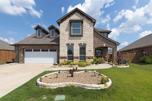 8229 Spitfire Trl, Aubrey, TX, 76227-1238 | Card Image