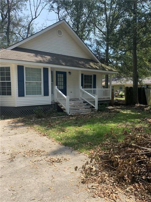 737 Wilkinson St, Mandeville, LA, 70448-5047 | Card Image