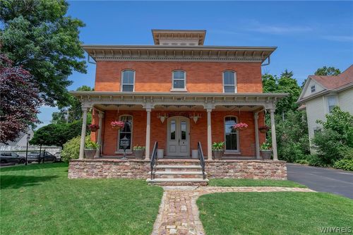 33 State St, Middleport, NY, 14105-1121 | Card Image