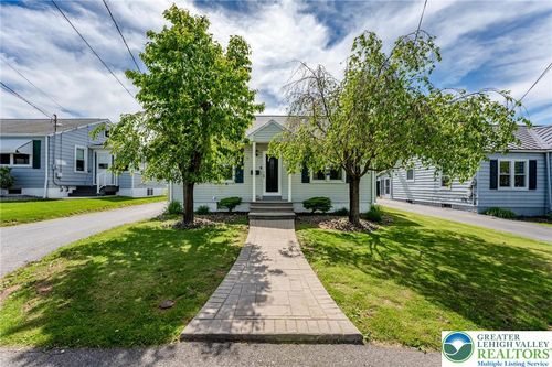 46 Jefferson St, Weatherly, PA, 18255-1123 | Card Image