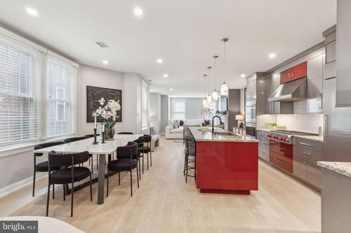 apt-10-910 Spruce St, PHILADELPHIA, PA, 19107-6174 | Card Image