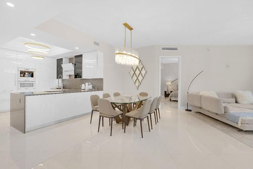 2207-15811 Collins Ave, Sunny Isles Beach, FL, 33160-4881 | Card Image