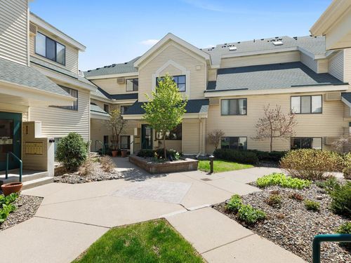 apt-6314-7605 Edinborough Way, Edina, MN, 55435-5827 | Card Image