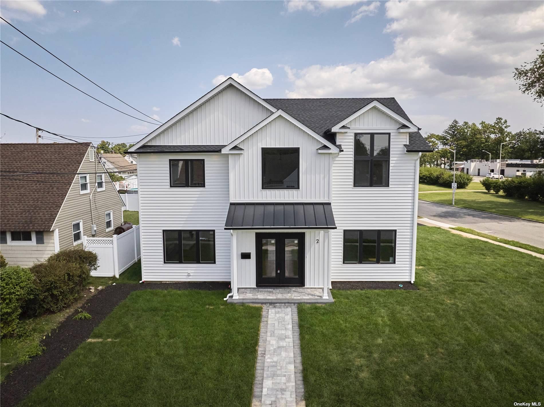 Polaris Dr, Levittown, NY 11756