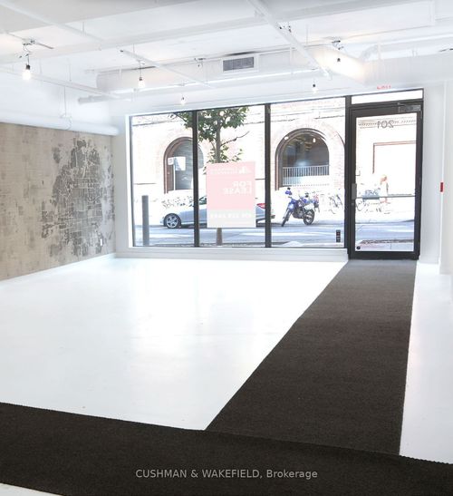 {{alt}} | Card Image