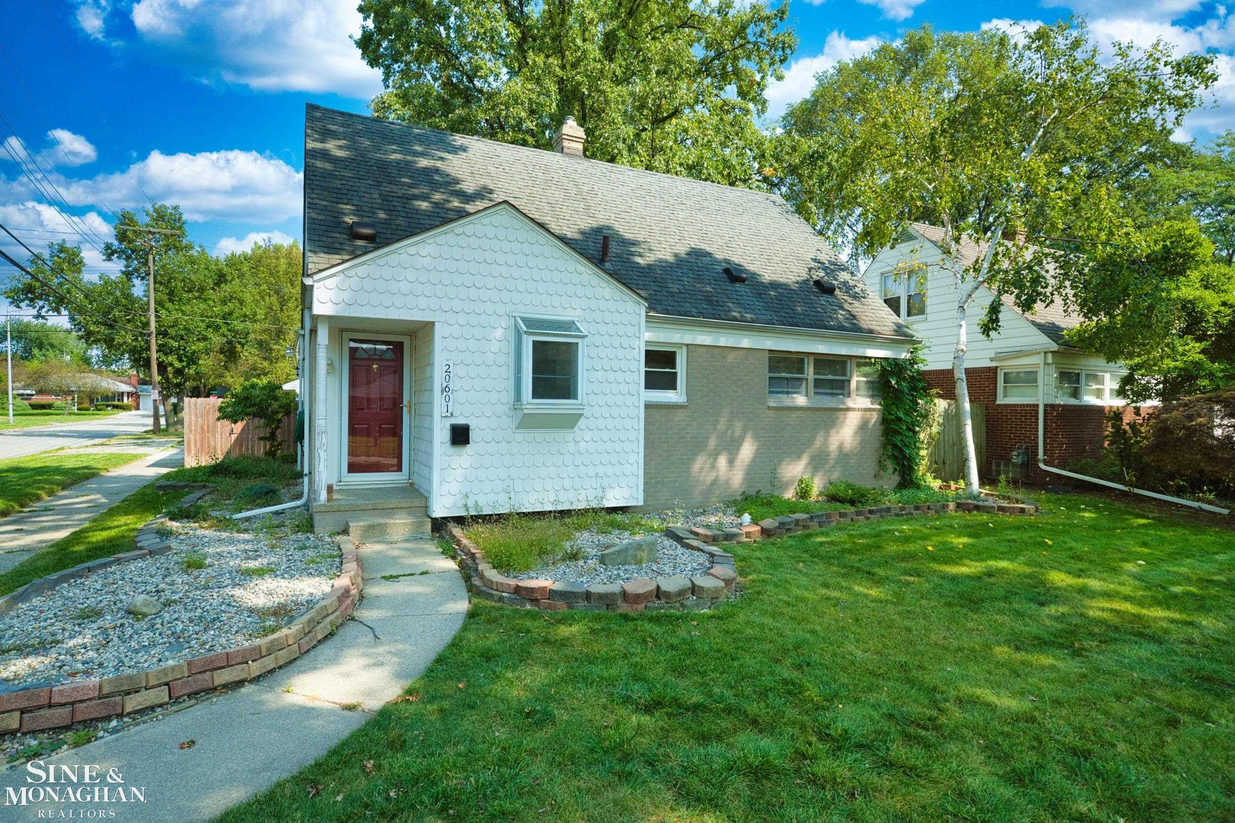 Lancaster St, Harper Woods, MI 48225
