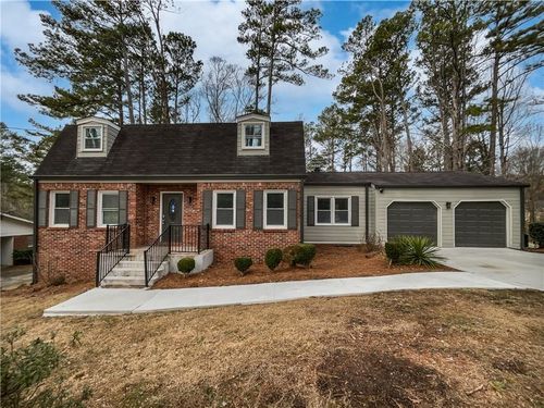 6390 E Stubbs Rd, Atlanta, GA, 30349-1452 | Card Image