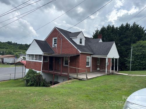 164 N Mitchell Ave, Bakersville, NC, 28705-6507 | Card Image