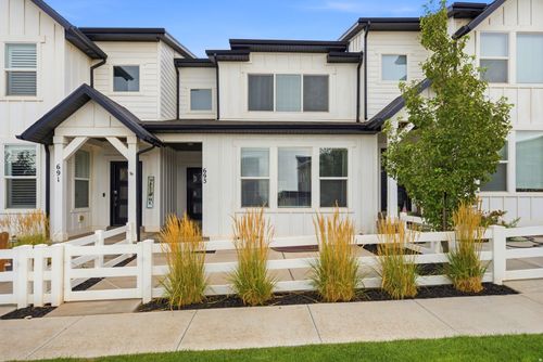 695 S Miller Ave, North Salt Lake, UT, 84054-1206 | Card Image