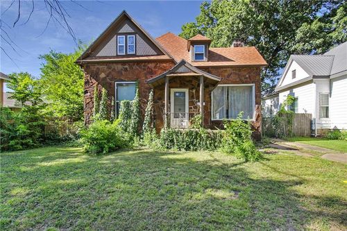 1621 Appleton Ave, Parsons, KS, 67357-4327 | Card Image