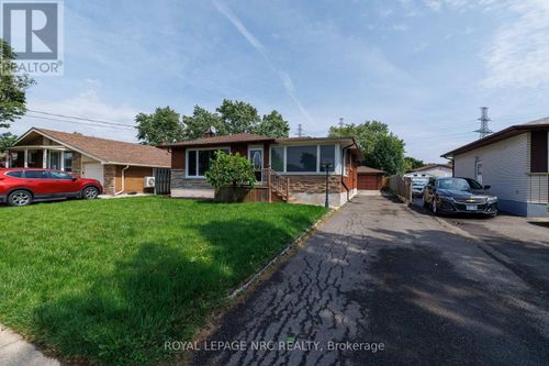 15 Memorial Park Drive, Welland (Lincoln/Crowland), ON, L3B1A5 | Card Image