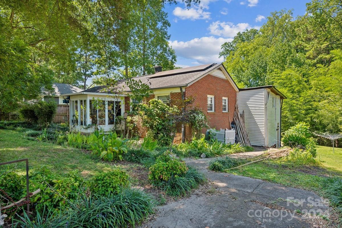 Seifert Cir, Charlotte, NC 28205