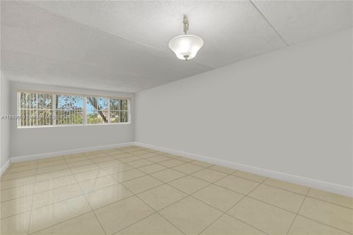 apt-201-6135 Nw 186th St, Hialeah, FL, 33015-6077 | Card Image