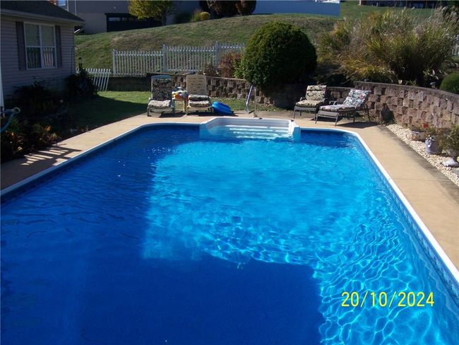 2024 Lexington Dr, House other with 4 bedrooms, 3 bathrooms and 2 parking in Connellsville PA | Image 5