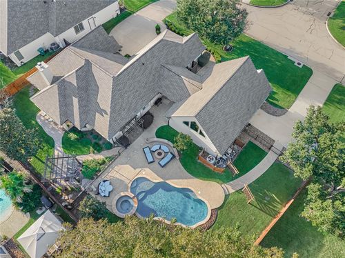 98 Monterrey Rd W, Montgomery, TX, 77356-8183 | Card Image