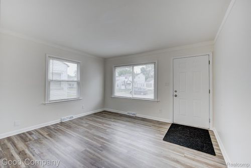 22811 Sharrow Ave, Warren, MI, 48089-2881 | Card Image