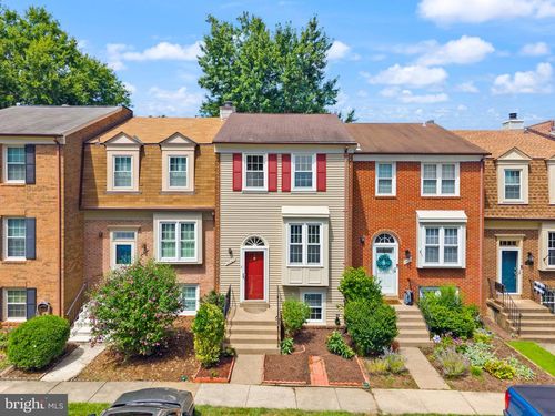 8636 Dellway Ln, VIENNA, VA, 22180-7065 | Card Image