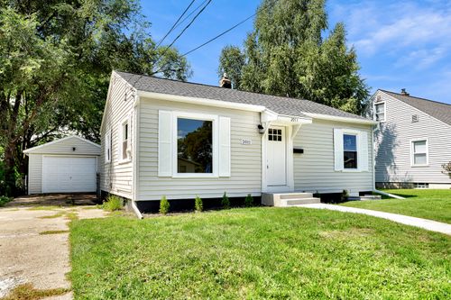 2011 Collingwood Ave Sw, Wyoming, MI, 49519-1647 | Card Image