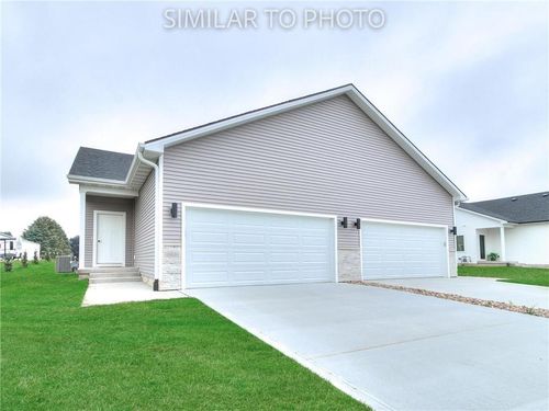 2704 Yordi Dr, Norwalk, IA, 50211-1373 | Card Image
