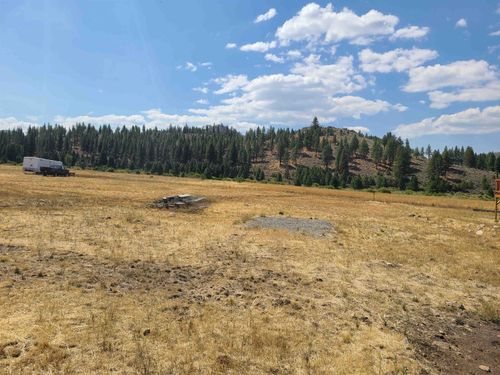 976 W Sierra Brooks Dr, Loyalton, CA, 96118-5702 | Card Image