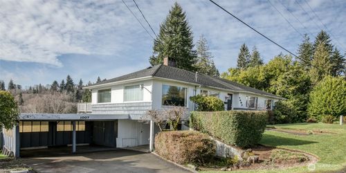 1007 Riverview Dr, Aberdeen, WA, 98520-1521 | Card Image