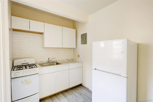 apt-10-51 Georgia Ave, Long Beach, NY, 11561-1249 | Card Image
