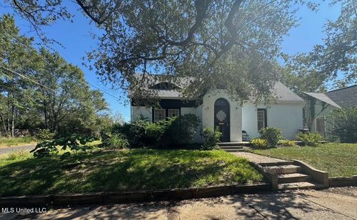 928 Whitworth St, Jackson, MS, 39202-2743 | Card Image