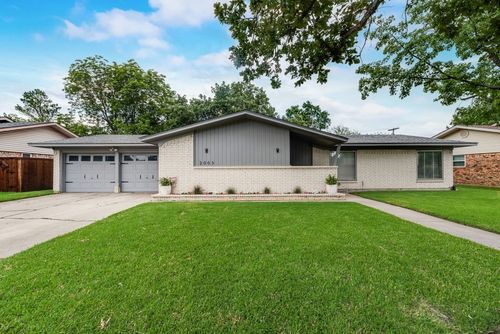 2003 Cypress St, Gainesville, TX, 76240-3707 | Card Image