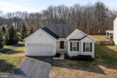 19 Oden Dr, CHARLES TOWN, WV, 25414-1190 | Card Image