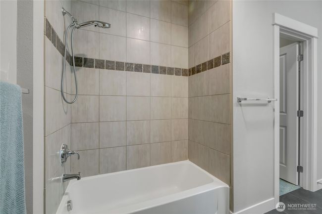 Primary bath | Image 23