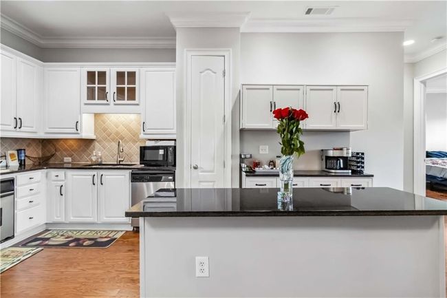APT-1410 - 2300 Peachford Rd, Condo with 2 bedrooms, 2 bathrooms and 2 parking in Dunwoody GA | Image 15