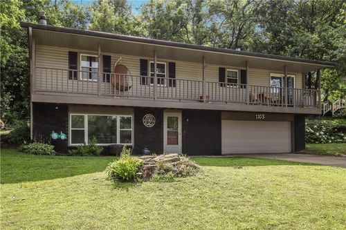 1103 Mulberry Dr, Altoona, WI, 54720-2011 | Card Image