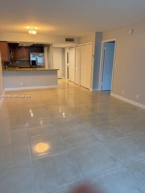 115-100 Lakeview Dr, Weston, FL, 33326-2505 | Card Image