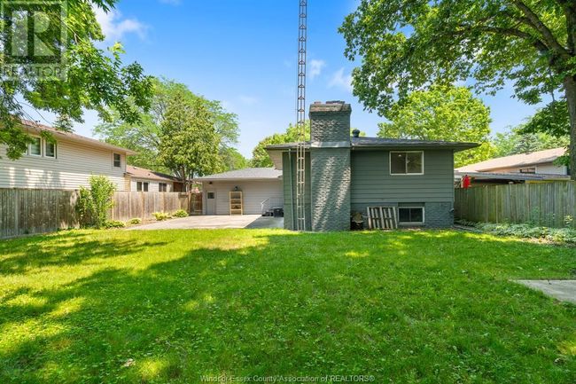 1361 Isabelle Pl, Home with 5 bedrooms, 2 bathrooms and null parking in Windsor ON | Image 45