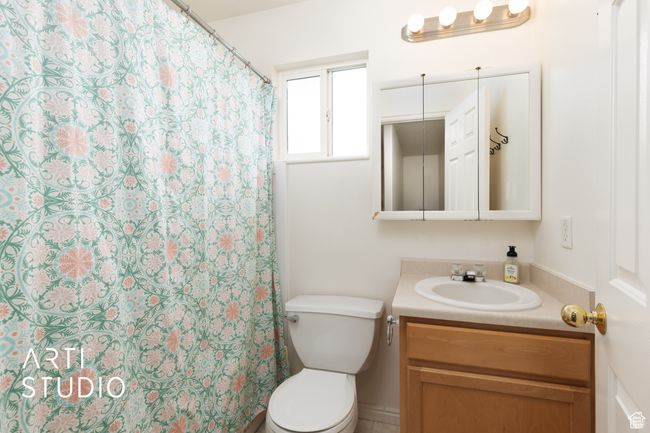 Upstairs bathroom 2 | Image 14
