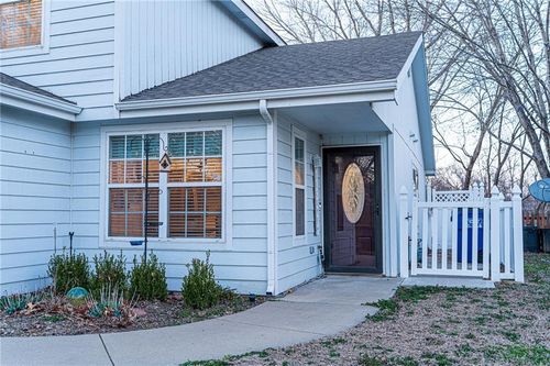 1204 Sunchase Dr, Lawrence, KS, 66044-1117 | Card Image