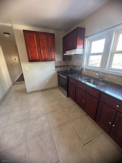 190 Union Ave, Paterson, NJ, 07502-1847 | Card Image