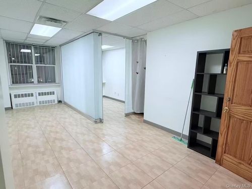 pr108-4125 Kissena Blvd, Flushing, NY, 11355-3150 | Card Image