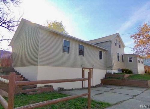 17 John St, Oswego, NY, 13126-1401 | Card Image