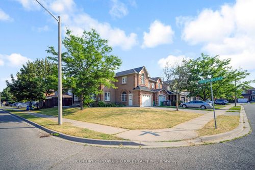 2 Checkerberry Cres, Brampton, ON, L6R2T2 | Card Image