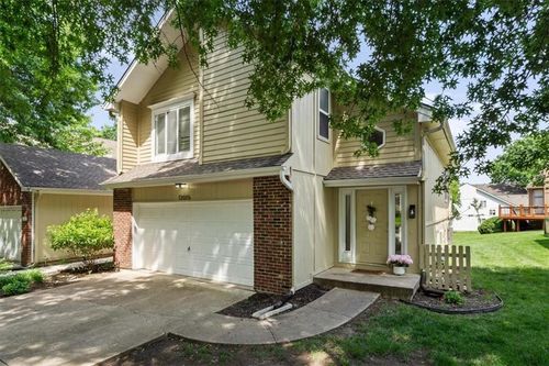 12015 Mackey St, Overland Park, KS, 66213-1255 | Card Image