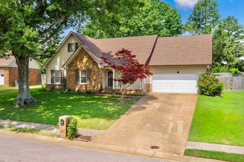3075 Stonecrest Cir, Lakeland, TN, 38002-8262 | Card Image
