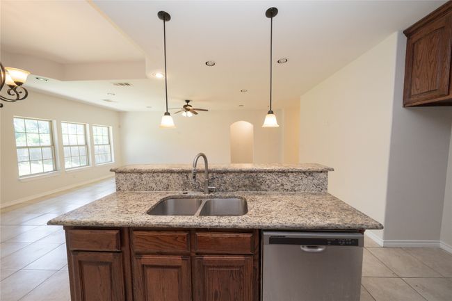 305 E Fogg St, House other with 3 bedrooms, 2 bathrooms and null parking in Fort Worth TX | Image 8