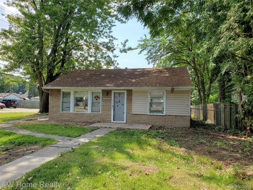 14198 Syracuse St, Taylor, MI, 48180-8201 | Card Image